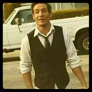 Meet your Posher, Isaiah Vault